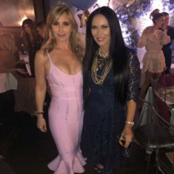 női fehérnemű divat, trendi divat, selyem szexis hálóruha, csodálatos nők lányok, fehérnemű divat bemutató,