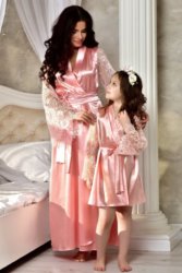 női fehérnemű divat, trendi divat, selyem szexis hálóruha, csodálatos nők lányok, fehérnemű divat bemutató,