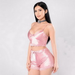 Női fehérneműk,Női csodálatos szexi fehérneműk,női divat fehérneműk,női hálóruhák,női szexi hálóruhák,szexi éjszakai ruhák,csodálatos szatén kombinék,nők divat bemutatás,selyem melltartók,női alsók szatén,női modellek, fehérnemű bemutató,női szexi éjszakai ruhák,